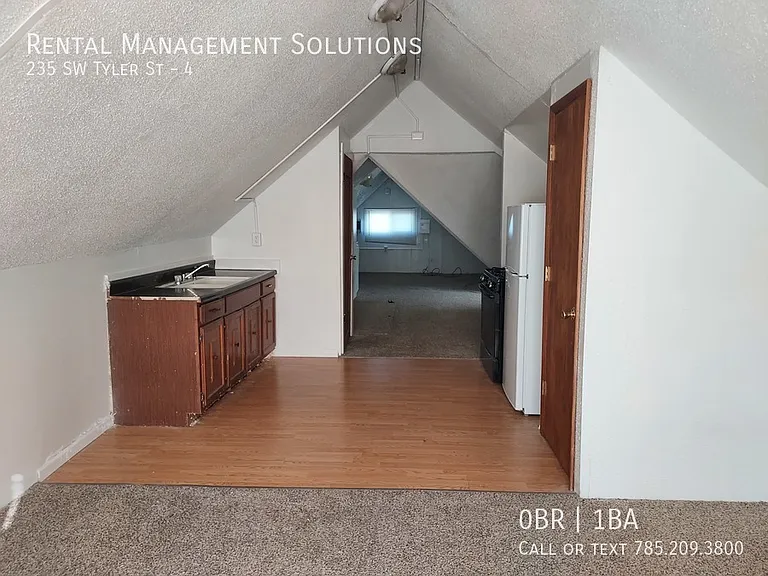 235 SW Tyler St #4 — Photo 8