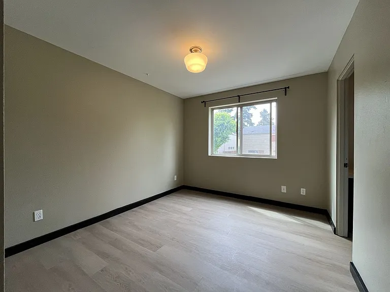 13758 SE Linden Ln — Photo 33