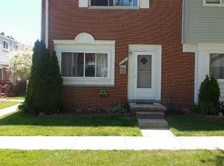 31991 Williamsburg St, Saint Clair Shores, MI 48082