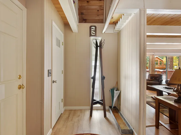643 Agate Rd — Photo 2