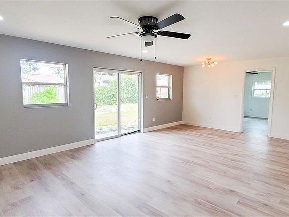 4th image of 2908R Holly St