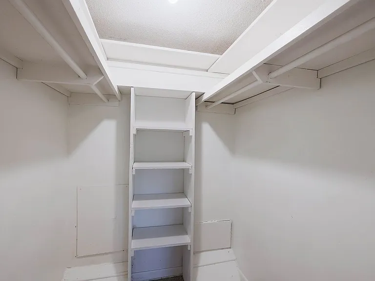 Hampton Hall | Comfort, Convenience, & Community All In One — Photo 274