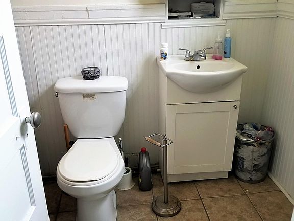 5th image of 518 N Belmont Ave APT 2