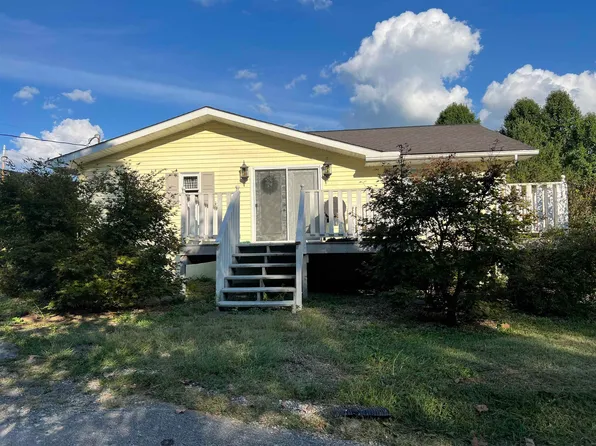 152 John St, Sandy Hook, KY 41171