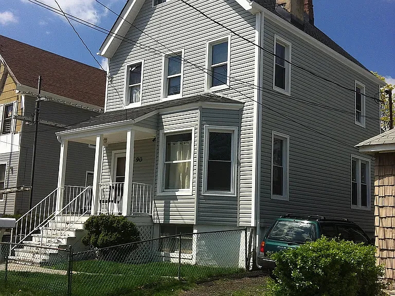 90 Sharpe Ave #1