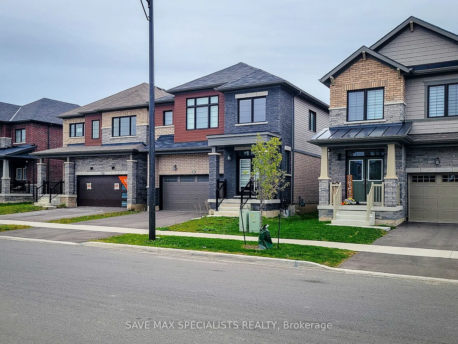 4 bed, $2,975 — Photo 2