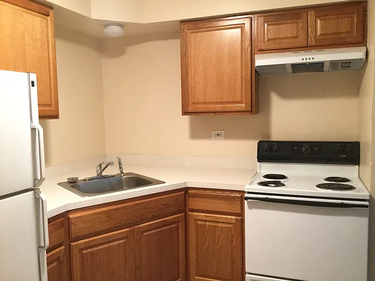 7050 S Dante Ave #6 — Photo 2