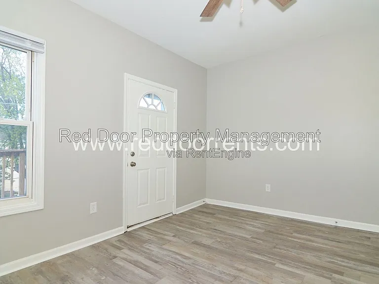 1337 E Market St #9 — Photo 13