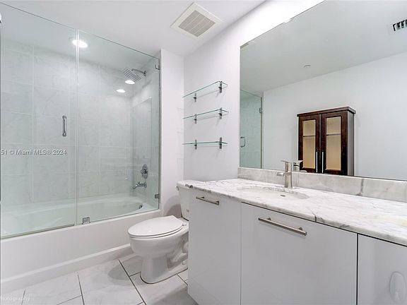 2nd image of 950 Brickell Bay Dr APT 2809