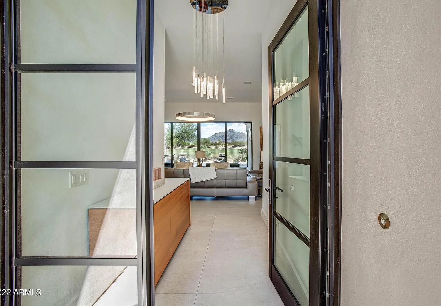 3 bed, 2757 sqft, $16,000 — Photo 3