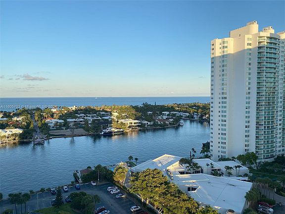 4th image of 20505 E Country Club Dr APT 1837