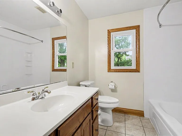 136 Brookside Ave — Photo 15