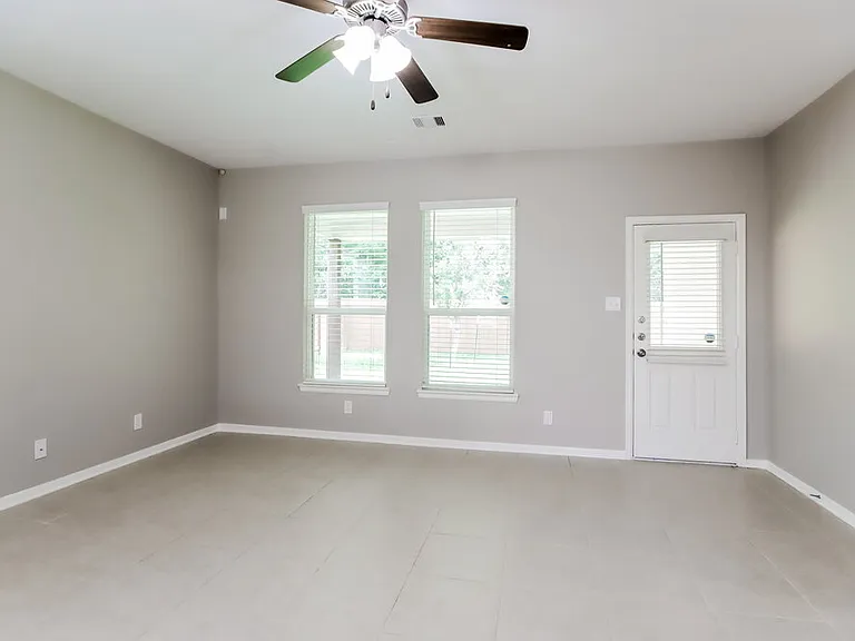 614 Companion Dr — Photo 4