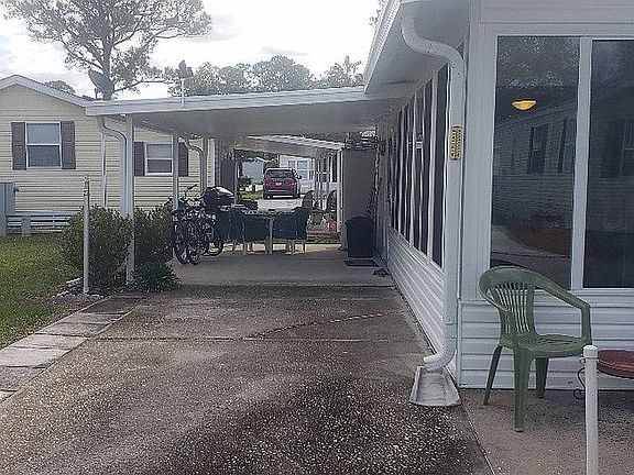 3rd image of 812 Mansion Ln
