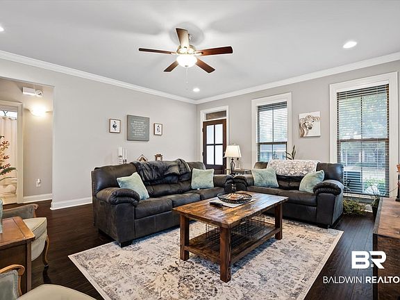 3rd image of 6036 Magnolia Pl E