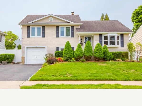 12 Lincrest Street, Syosset, NY 11791