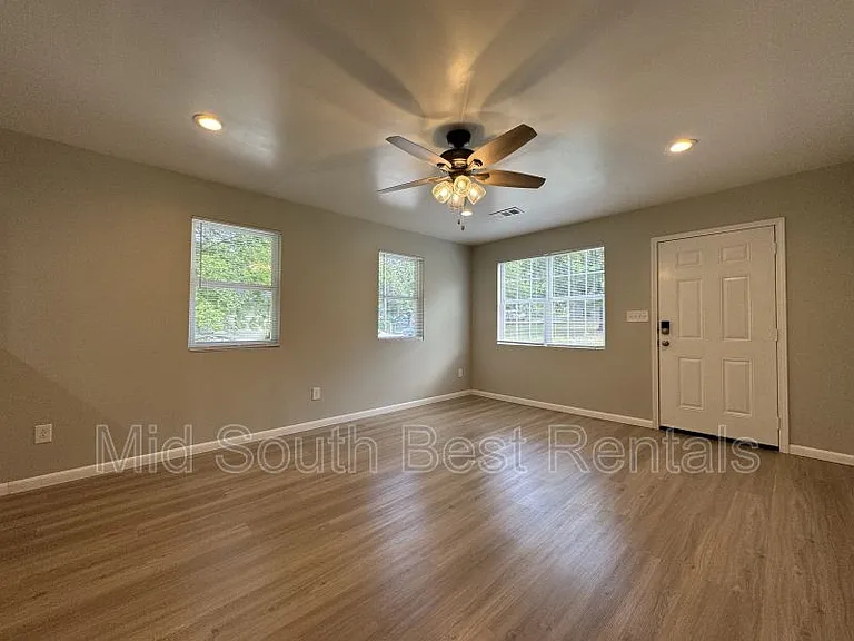 4415 W Charles Bussey Ave — Photo 4