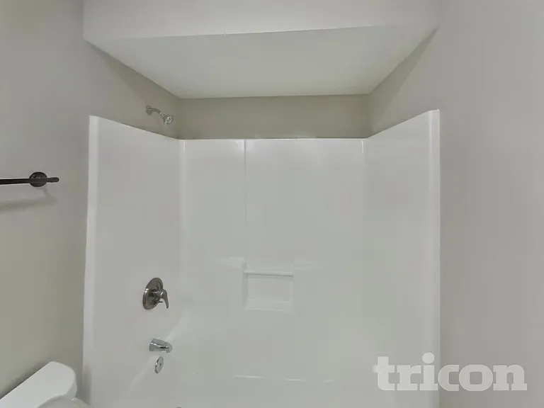 104 Edgewater Ct — Photo 19