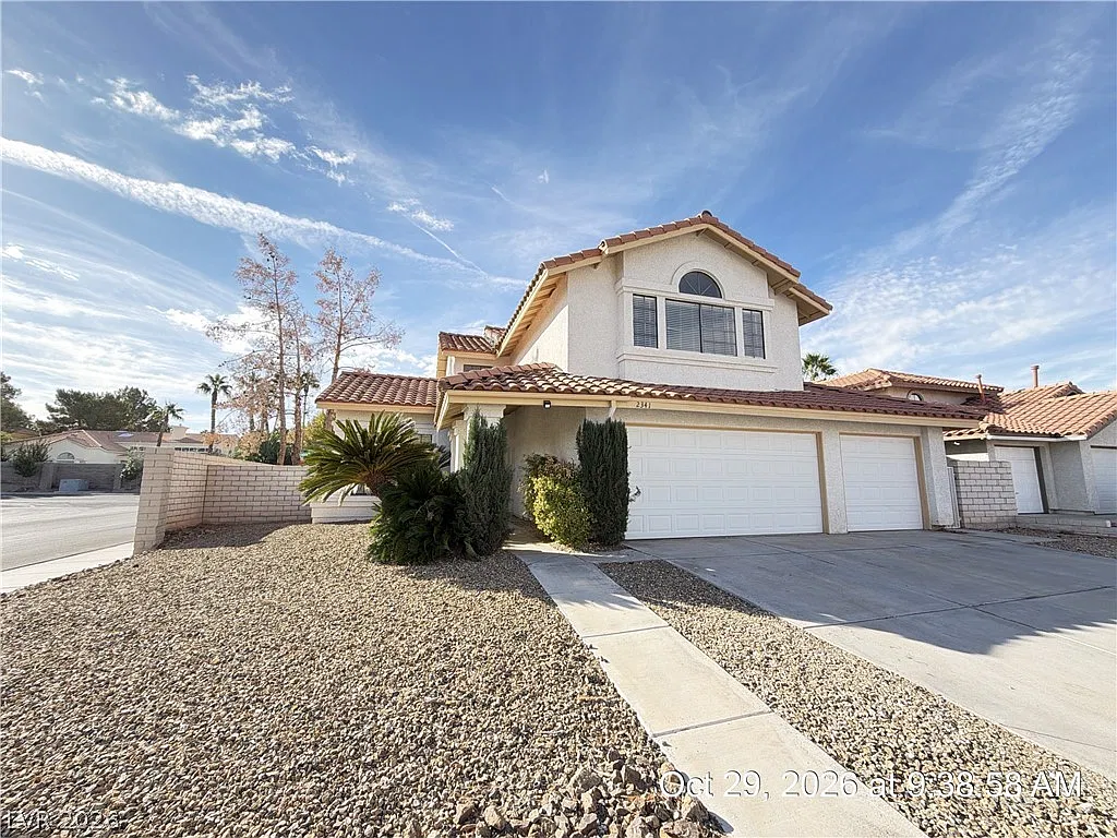 4 bed, 3.0 bath, 2108 sqft, $2,637 — Photo 2