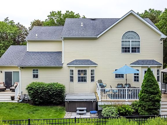 4th image of 24 Charter Ct