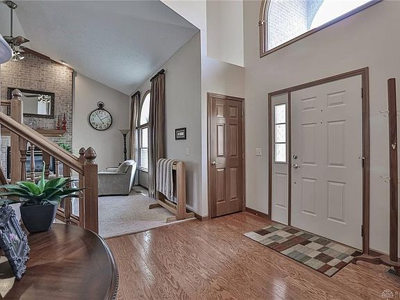4th image of 617 Copperfield Ln