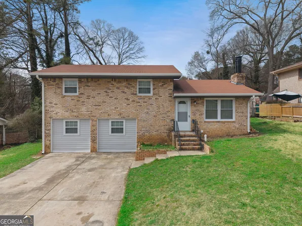 2542 Burton Cir, Morrow, GA 30260