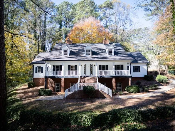 5797 Trotters Ct, Stone Mountain, GA 30087