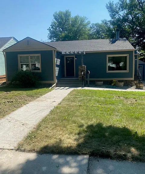 2316 Pine St — Photo 1
