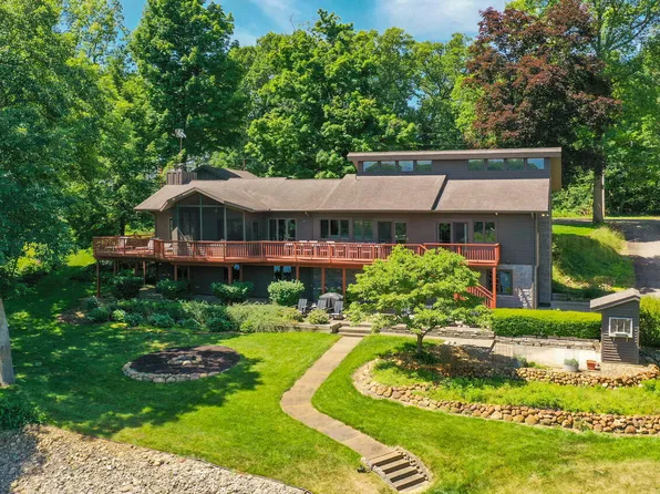 69751 Hilltop Dr, Union, MI 49130