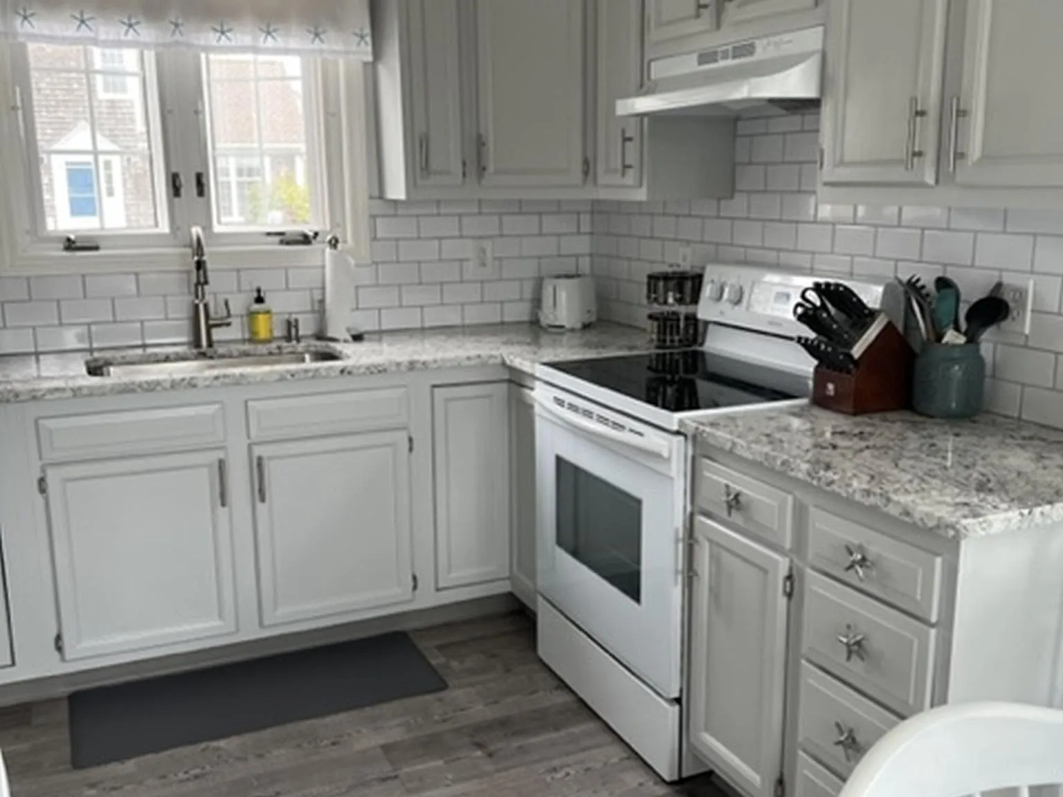 3 bed, 1408 sqft, $2,500 — Photo 4
