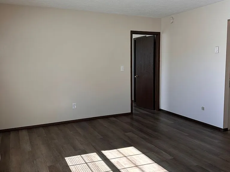 15741 Grove St — Photo 7