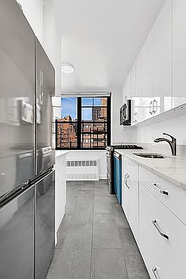 5th image of 301 E 87th St APT 18D