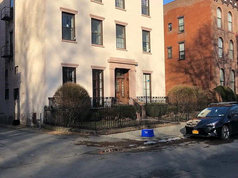 250 Washington St #5 — Photo 16