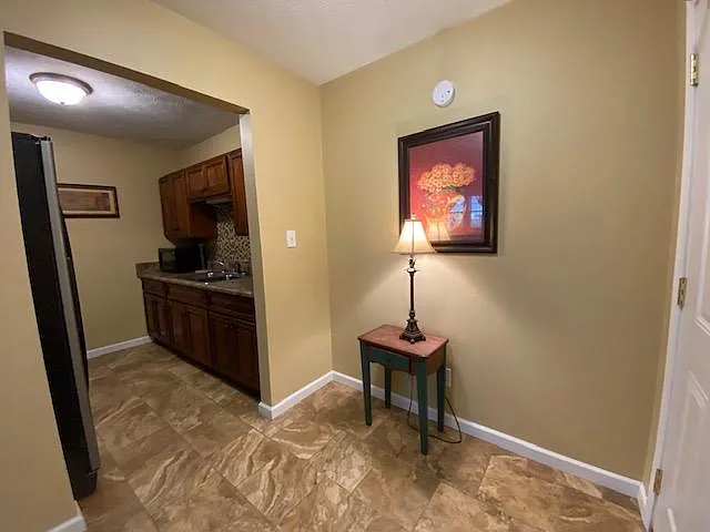 220 Pearson St — Photo 5