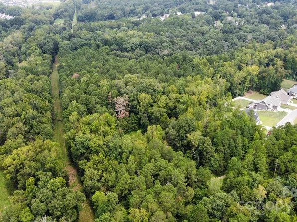 1246 N Windsor Dr, Kannapolis, NC 28081