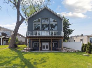 6130 Bullard Rd, Fenton, MI 48430