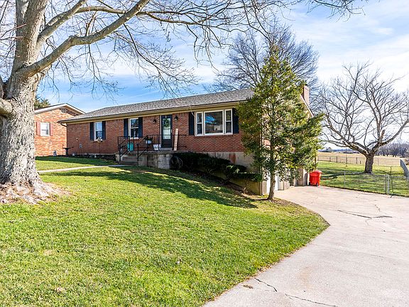 3rd image of 1607 Boone Dr