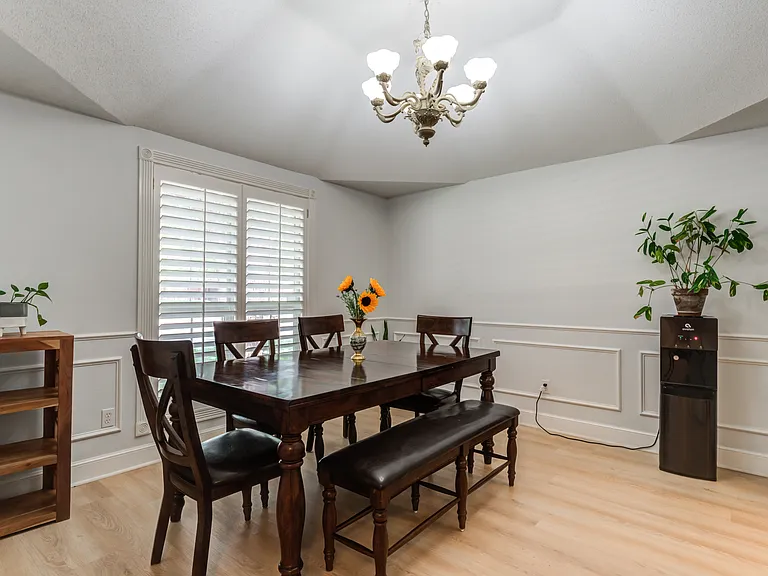 105 N Vale Ave — Photo 5