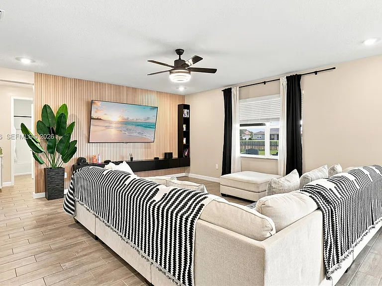 12303 SW Roma Cir — Photo 11