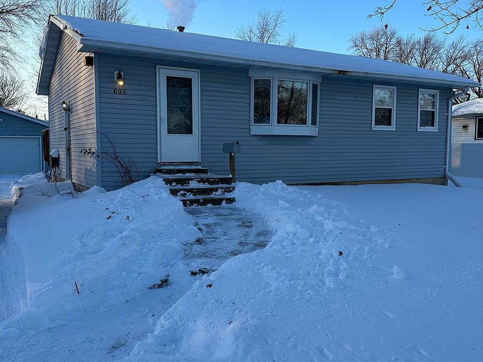 1st image of 608 NW Linden St