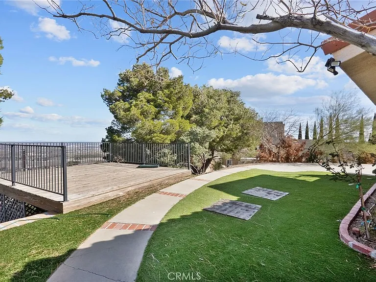 1138 Lakeview Dr — Photo 8