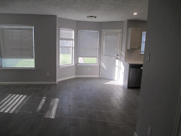 16714 Cheshire Place Dr — Photo 6
