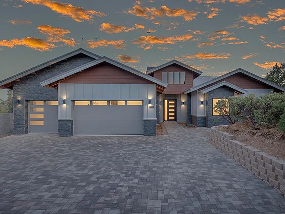 2nd image of 1004 N Scenic Dr