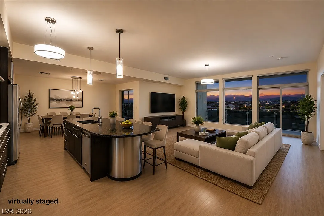 3 bed, 2.0 bath, 1904 sqft, $3,800 — Photo 4