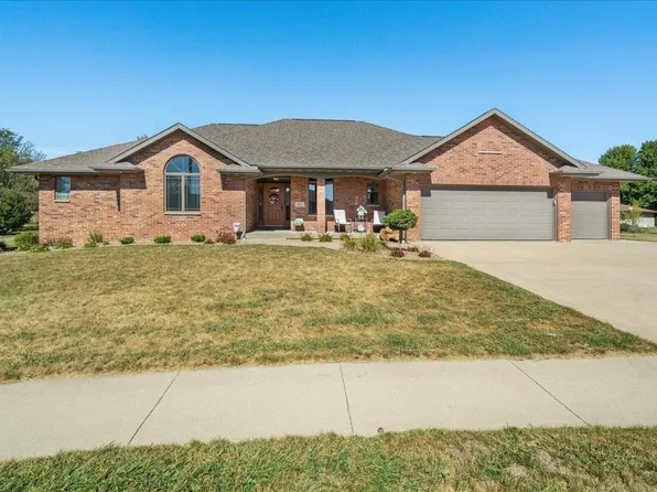 117 Deann Dr, Manchester, IA 52057