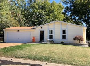 1418 Ramona Ln, Saint Charles, MO