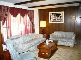 79 Lonsdale Rd, Elk Grove Village, IL 60007