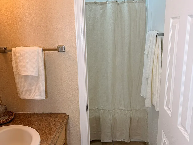 Evergreen Garden Apartments — Photo 2