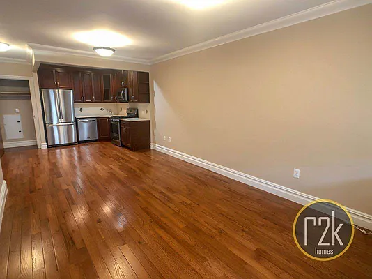 Rented by Realty 2000 Corp | media 28