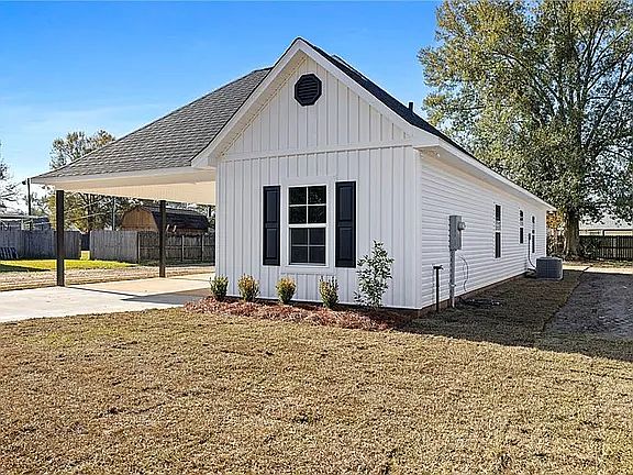 3rd image of 44445 Lato Ln